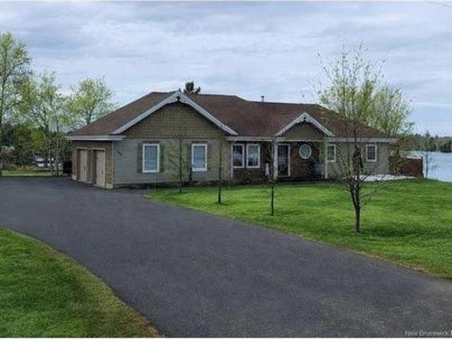 703 Rue Baspuits, Tracadie, NB, E1X 1A5 house for sale | Listing ID NB136039 | Royal LePage