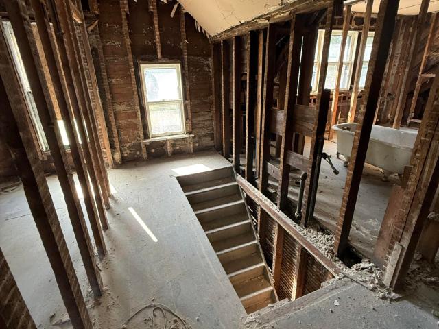 703 W 9th Street