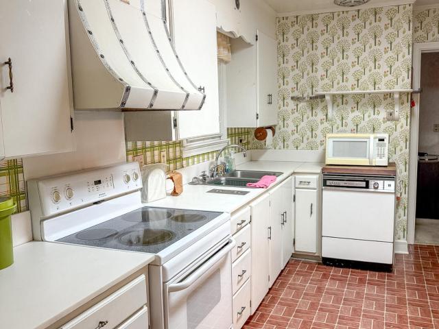 703 W 27th Street