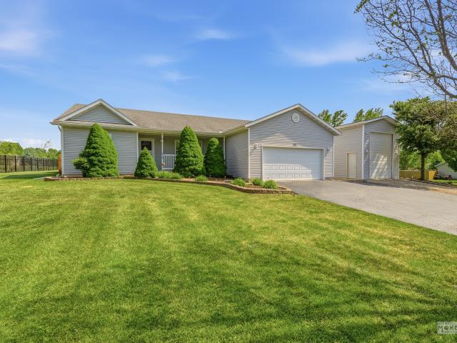703 W Sycamore