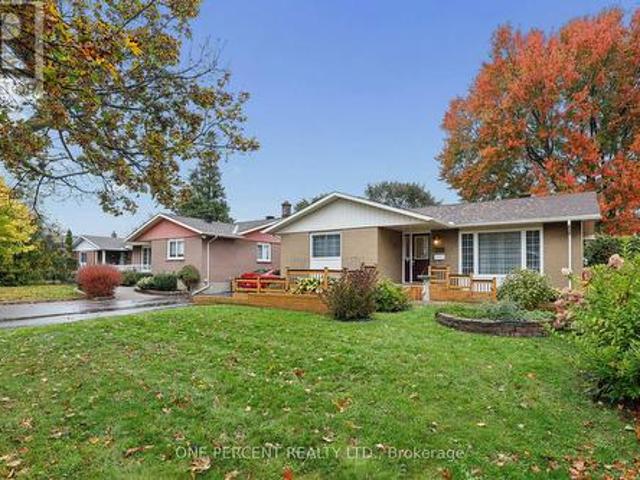 703 Trojan Avenue, Ottawa, ON, K1K 2P1 house for sale | Listing ID X14080 | Royal LePage