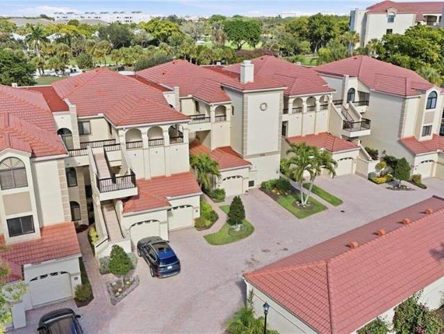 7048 Pelican Bay Blvd C302, Naples, FL