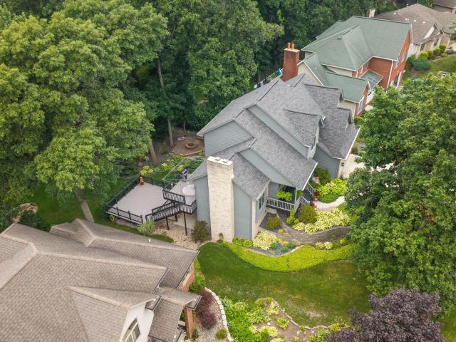 7048 Starling Drive