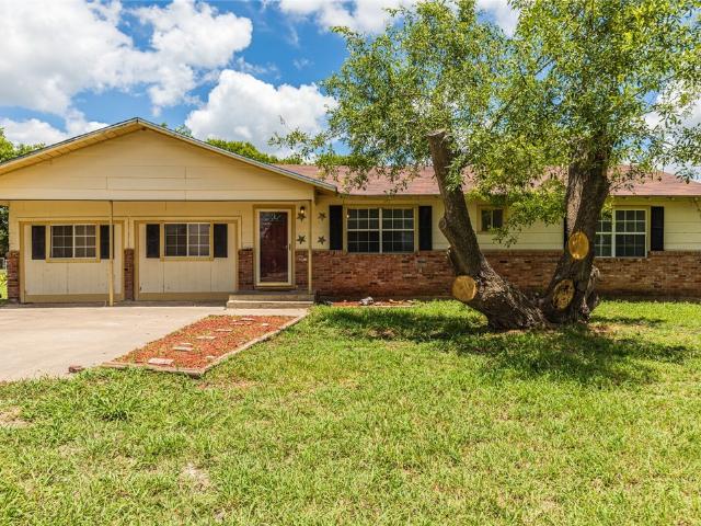 704 4th St, Eddy, TX 76524 | MLS #227358
