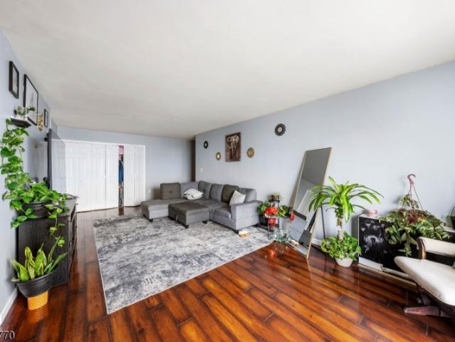 704 712 N Broad St # 8B