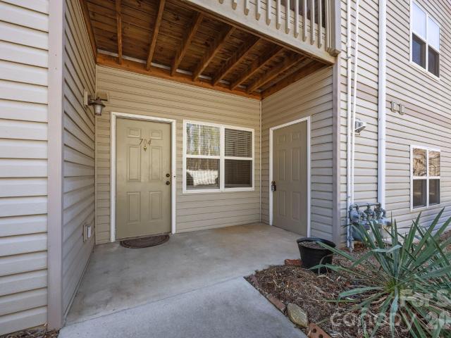 704 Carlyle Way