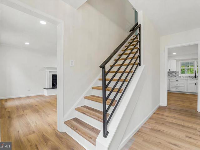704 Crooked Lane