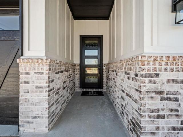 704 Blackbird Drive
