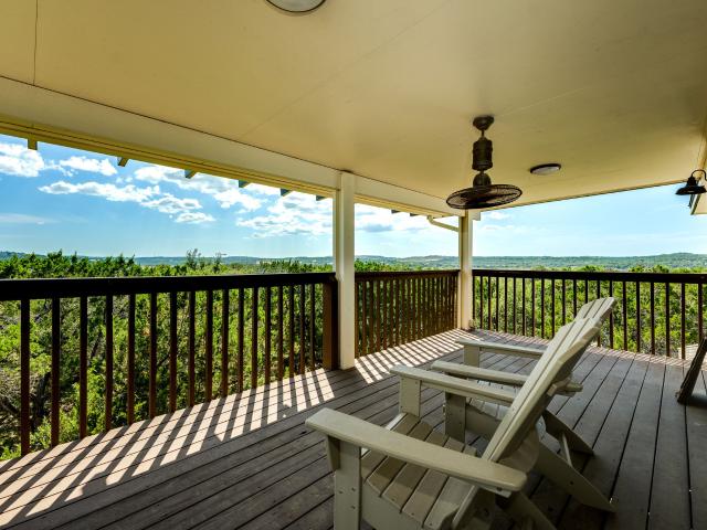 704 Deckhouse Dr, Lago Vista, TX 78645 | MLS #3232