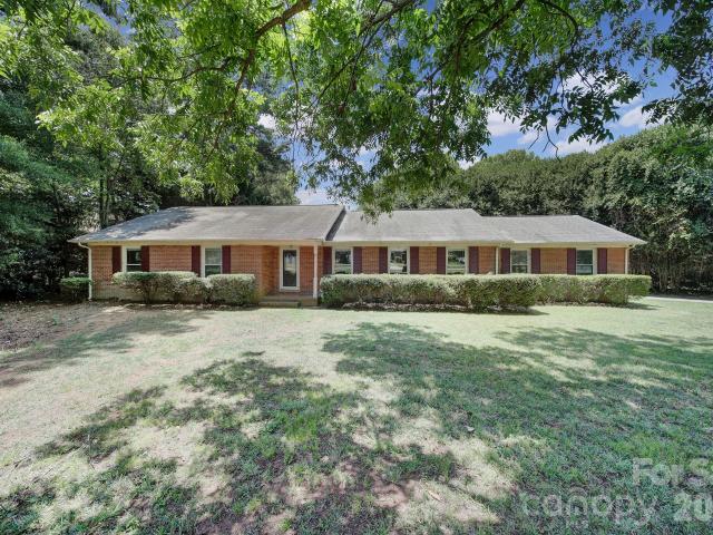704 Isle Of Pines Road