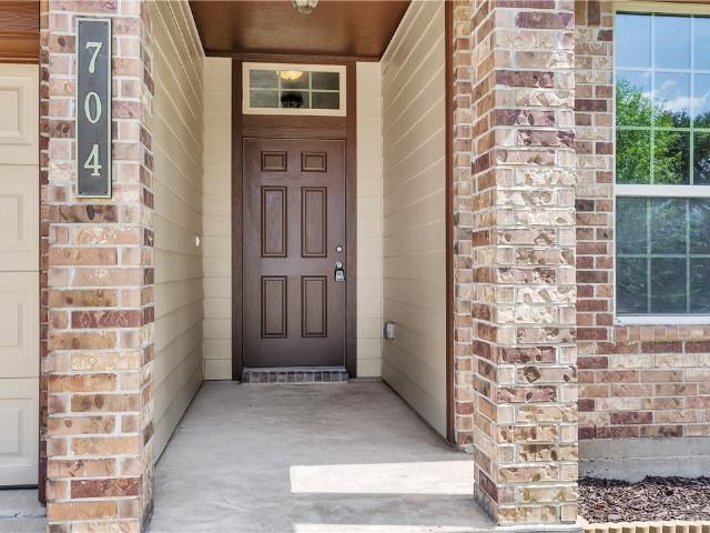 704 Mockingbird Street