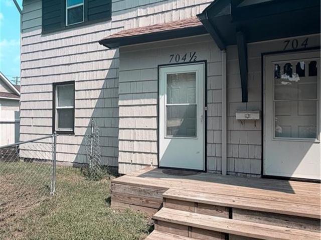 704 Rhodes Avenue