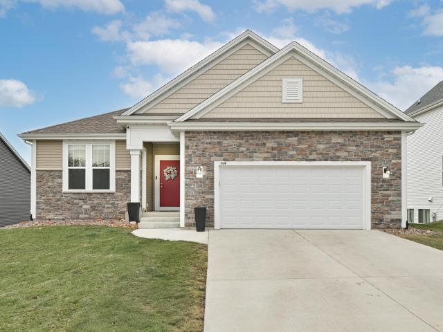 704 River Ridge Dr, Waterford, WI 53185 | MLS #1963