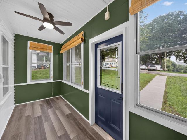 704 Viking Avenue S