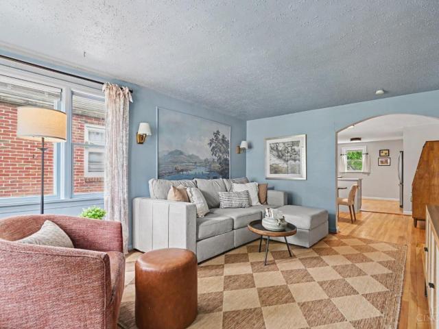 7057 Palmetto