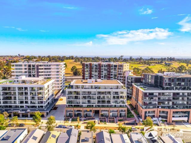705/32 Civic Way