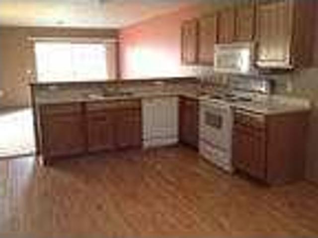 $705 / 3br 1200ftÂ² 3 bedroom 2 bath lower w/ attached garage
