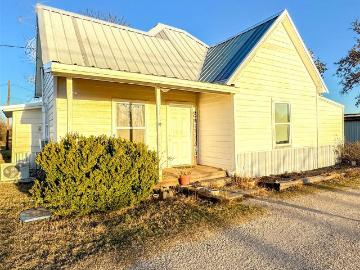 705 Ave A, Cisco, TX 76437 | MLS #21132