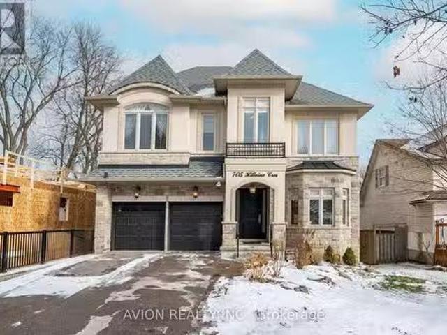 705 Hillview Crescent, Pickering, ON, L1W 2R6 house for sale.