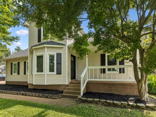 705 Murray Dr