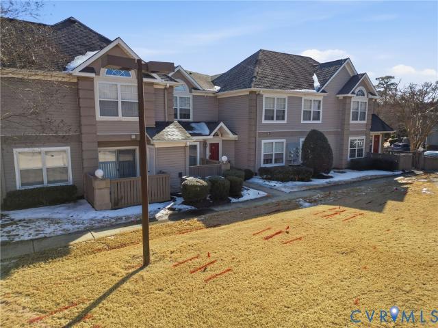 705 Queens Path