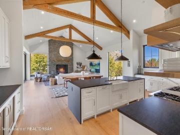 705 Rodeo Dr, Jackson, WY 83001 | MLS #24 62