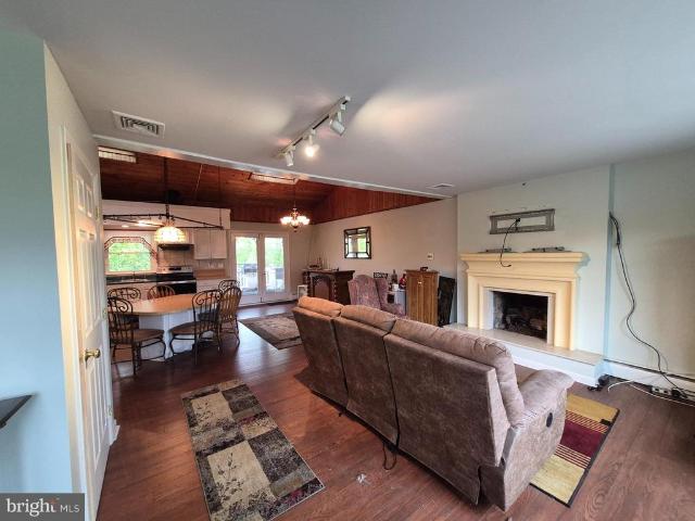 705 W Valley Forge Road