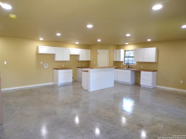705 W Cargile St, Uvalde, TX 78801 | MLS #1920