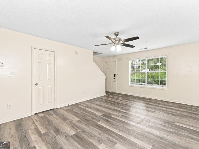 7060 Ravenwood Lane