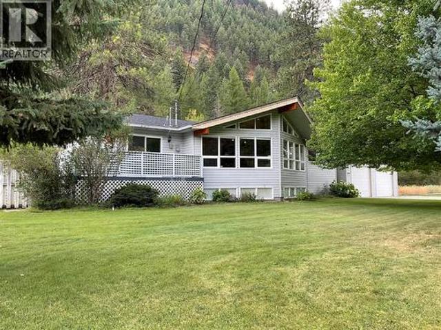 706 Central Avenue, Midway, BC, V0H 1M0 house for sale | Listing ID 10372 | Royal LePage