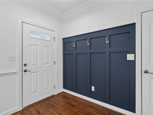 706 Albertine CT