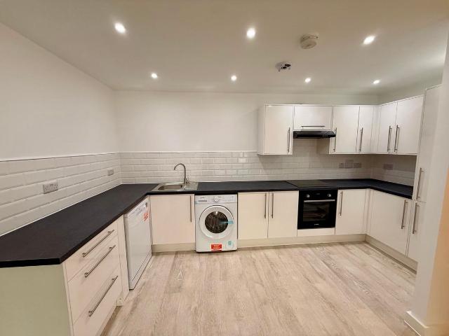 706 Armstrong House, Fletton Quays, Peterborough PE2, 1 bed flat to rent, £1,000 pcm | PrimeLocation
