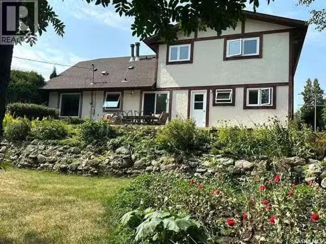 706 Donald Street, Hudson Bay, SK, S0E 0Y0 house for sale L.