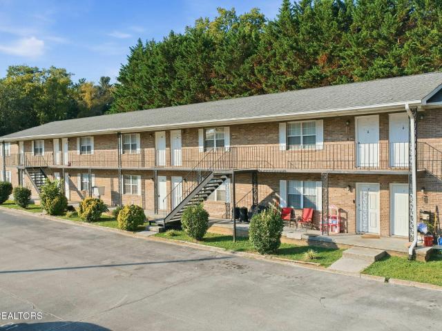 706 E Inskip Drive
