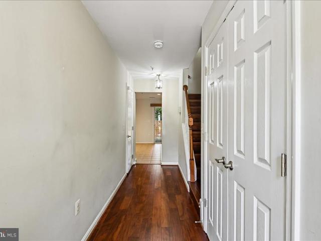 706 Howards Loop