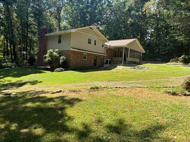 706 Hickory Ln