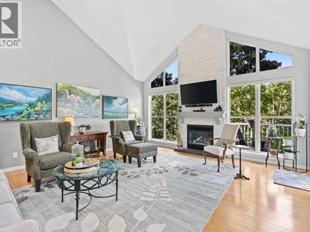 706 Patterson View Sw, Calgary, AB, T3H 3J9 townhouse for sale | Listing ID A2343 | Royal LePage
