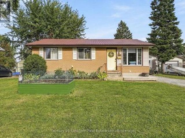 706 Willis Street, Kingston South Of Taylor Kidd Blvd, ON, K7M 6H3 house for sale | Listing ID X13822 | Royal LePage