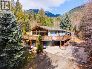 7077 Beggs Road, Nelson, BC, V1L 6S5 house for sale | Listing ID 10381 | Royal LePage
