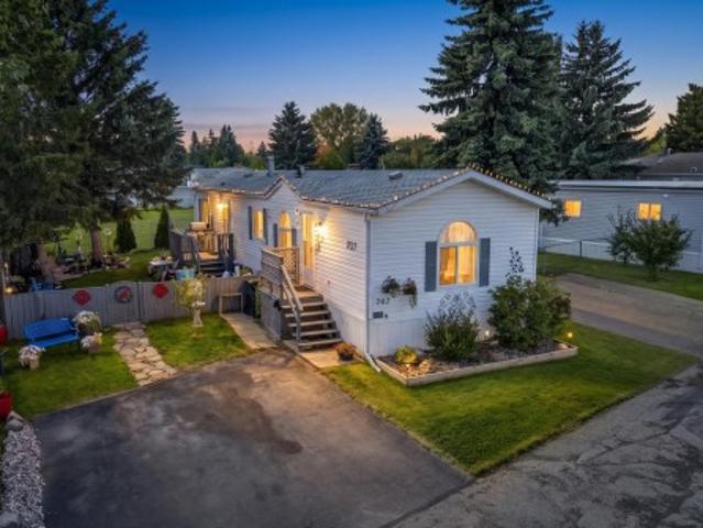 707 Evergreen Park Northwest, Edmonton, AB, T5Y 4M2 house for sale | Listing ID E4509 | Royal LePage