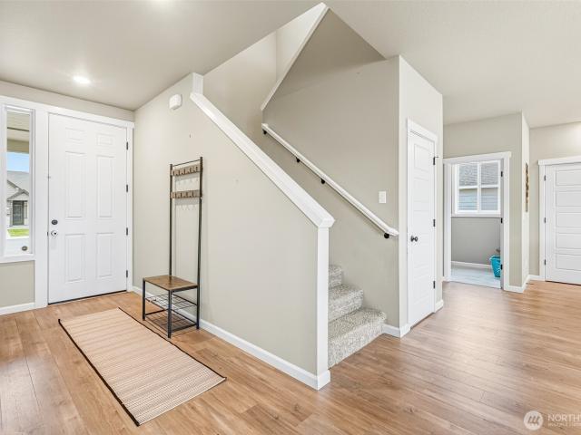 707 I St NE