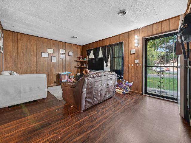 707 Walnut Avenue