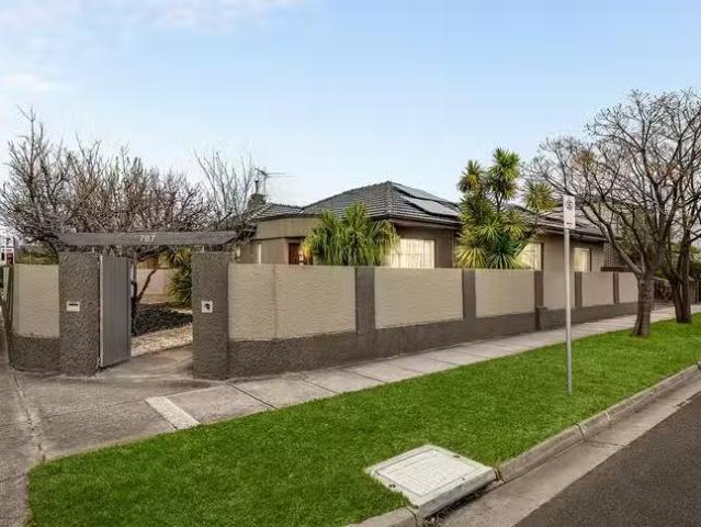 707 Warrigal Road, Bentleigh East, VIC 3165