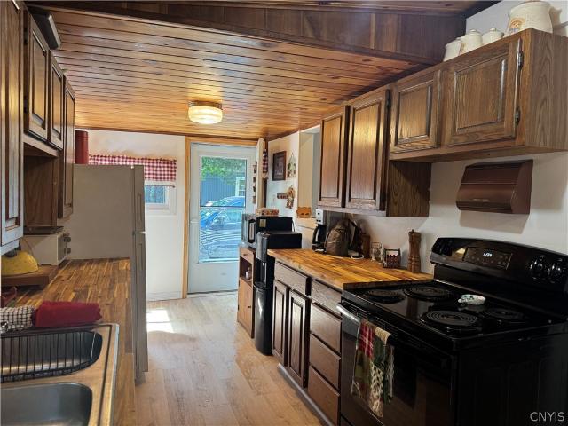 7084 Walnut Road