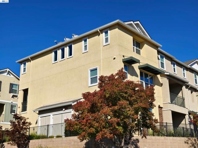 7086 Stags Leaf Ln