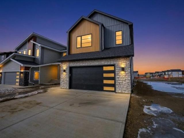 7087 Kiviaq Crescent, Edmonton, AB, T6W 5N7 house for sale | Listing ID E4478 | Royal LePage