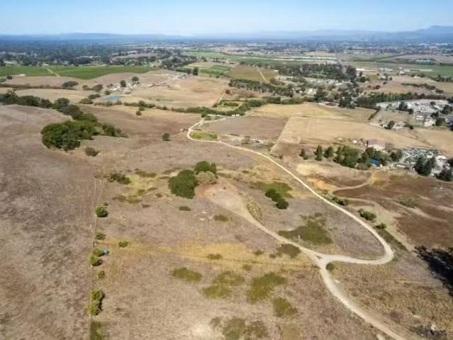 7080 GRAVENSTEIN HWY, COTATI, CA 94931