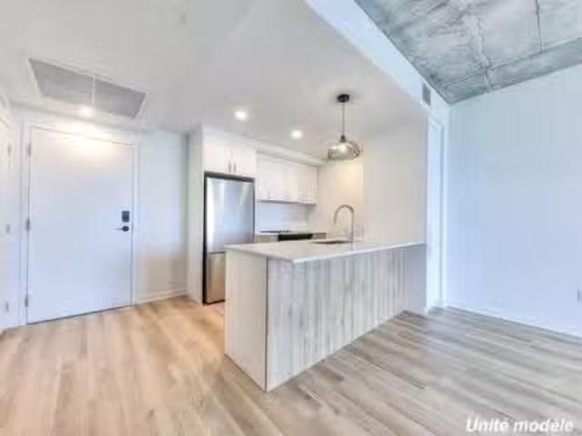 708 515 Rue Des Marronniers, Candiac, QC, J5R 0T5 condo for.