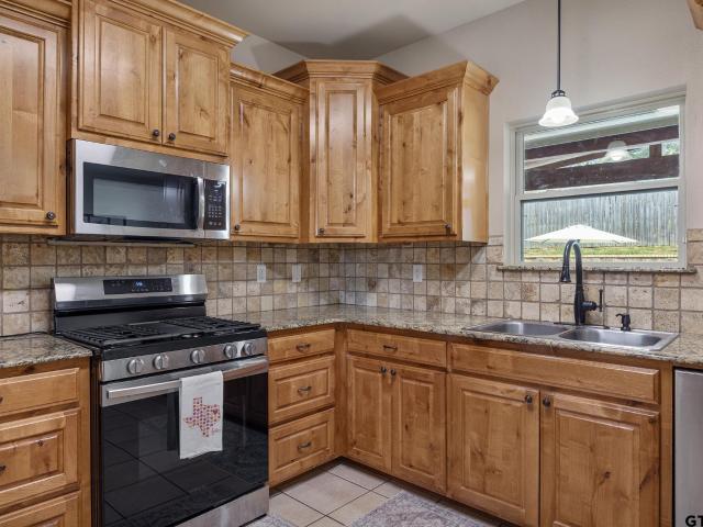 708 Jaxon Dr, Whitehouse, TX 75791 | MLS #25014