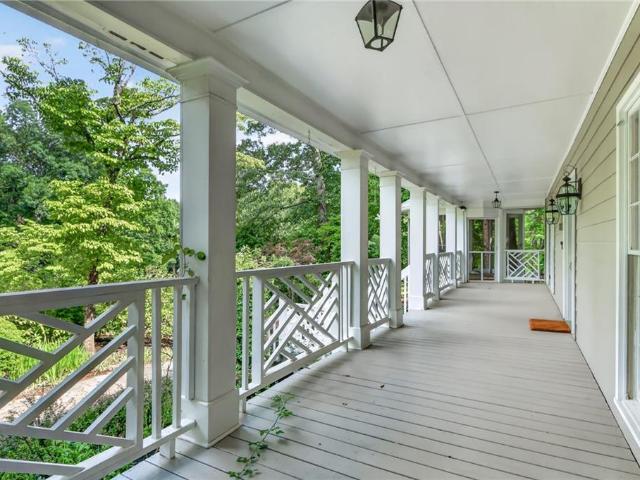 708 Robert Way